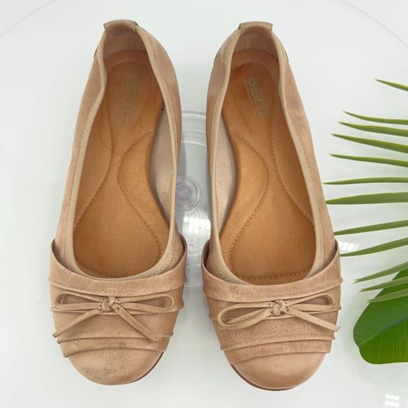 Born Shoes - Born Women's 8.5 M Chelan Tan Leather Bow Ballet Flat Loafer Slip on Shoes